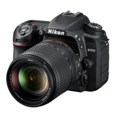 Appareil photo reflex Nikon D7500 noir + AF-S DX 18-140mm f/3.5-5.6 G ED VR