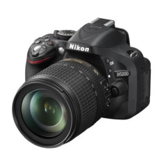 Nikon D5200 + 18-105VR