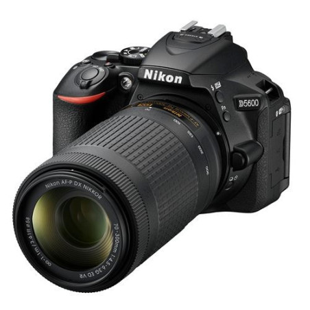 Appareil photo Reflex Nikon D5600 Noir + Objectif AF-P DX 18-55mm f/3,5-5,6 G VR + Objectif AF-P DX 70-300mm f/4,5-6,3 G ED VR